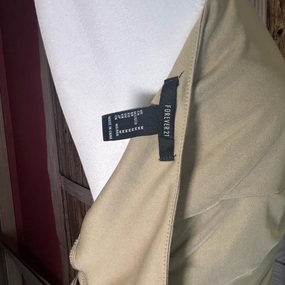 For ever 21 Stylish Halter Dress in Beige/green mini Dress size M (I) - Picture 6 of 11